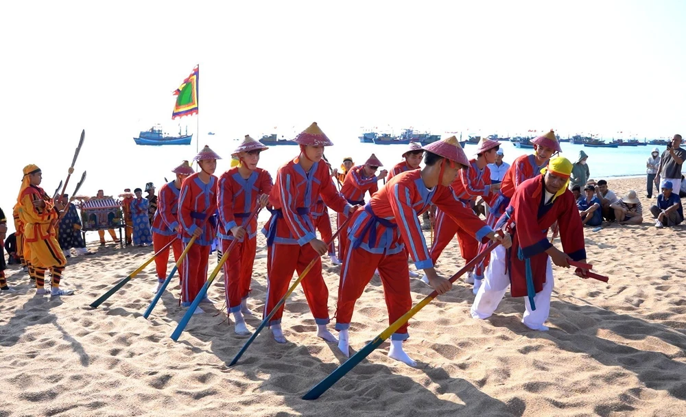 Đánh thức tiềm năng du lịch làng biển - Ảnh 2. Đánh thức tiềm năng du lịch làng biển - Ảnh 2.