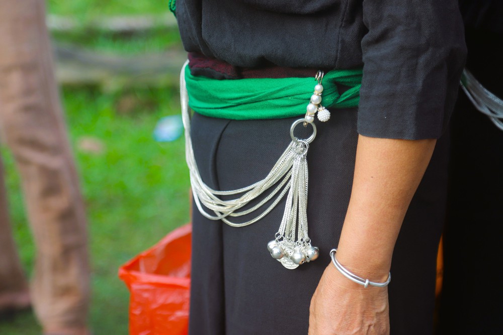 Trang phục đầy bản sắc của dân tộc ít người nhất Việt Nam - Ảnh 13. Trang phục đầy bản sắc của dân tộc ít người nhất Việt Nam - Ảnh 13.