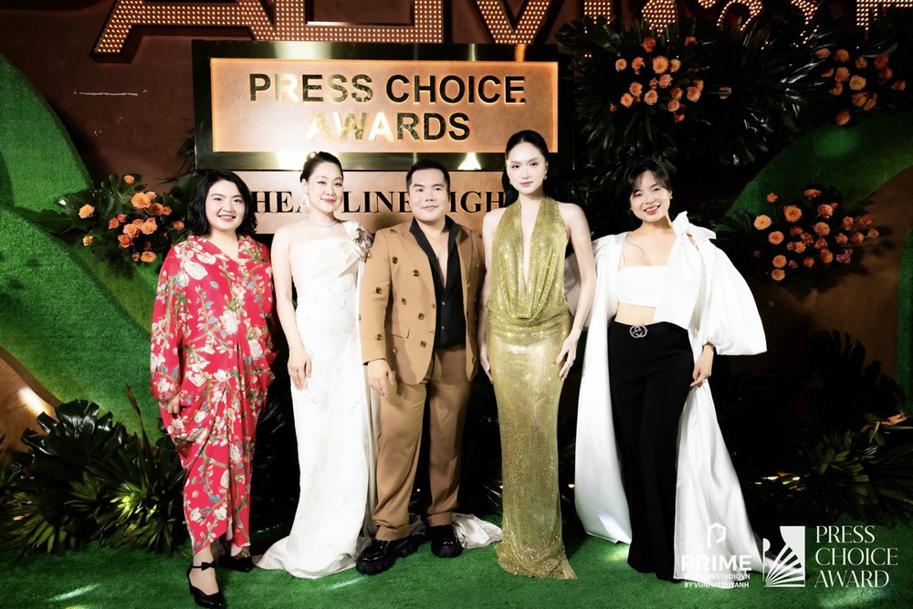 Hương Giang khẳng định thần thái ngôi sao trên thảm đỏ Press Choice Award - Ảnh 2. Hương Giang khẳng định thần thái ngôi sao trên thảm đỏ Press Choice Award - Ảnh 2.