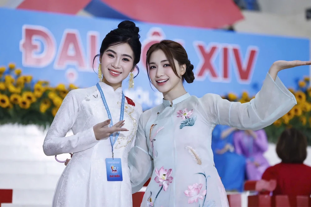 Từ sân khấu đến trách nhiệm cộng đồng: Dấu ấn của Hòa Minzy và Hà Myo - Ảnh 4. Từ sân khấu đến trách nhiệm cộng đồng: Dấu ấn của Hòa Minzy và Hà Myo - Ảnh 4.