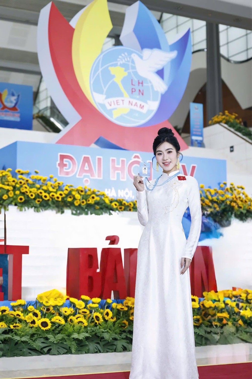 Từ sân khấu đến trách nhiệm cộng đồng: Dấu ấn của Hòa Minzy và Hà Myo - Ảnh 3. Từ sân khấu đến trách nhiệm cộng đồng: Dấu ấn của Hòa Minzy và Hà Myo - Ảnh 3.