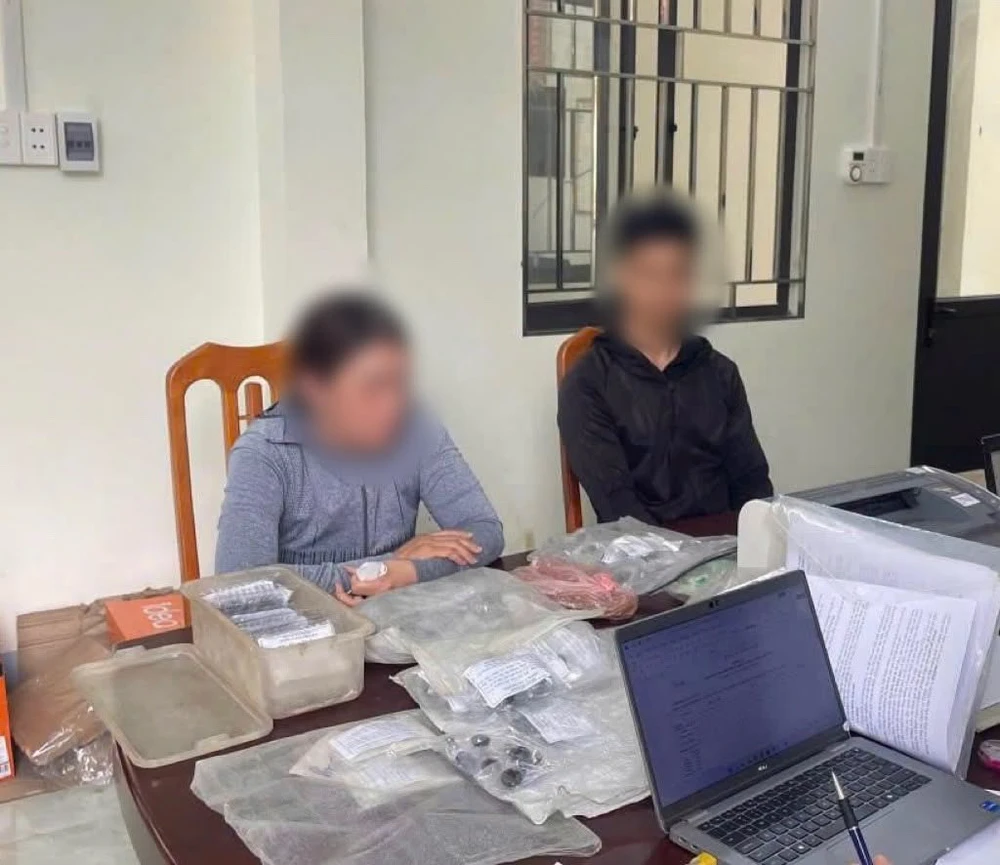 Bán thuốc đông y không phép qua mạng: Chiêu trò trục lợi và lời cảnh tỉnh cho người bệnh - Ảnh 1. Bán thuốc đông y không phép qua mạng: Chiêu trò trục lợi và lời cảnh tỉnh cho người bệnh - Ảnh 1.