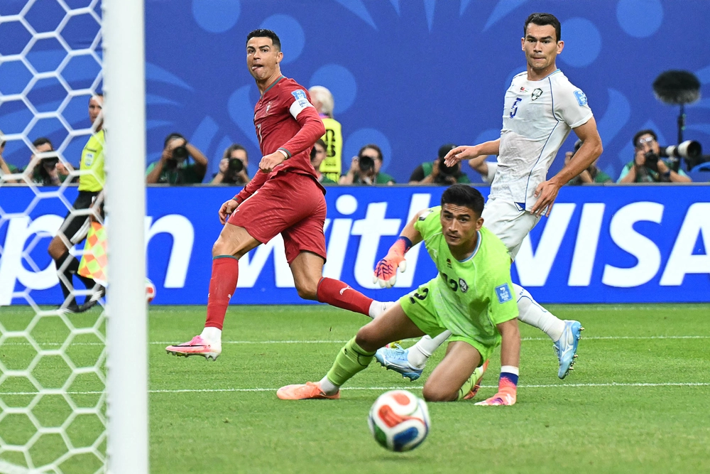 Ronaldo tiết lộ vừa trải qua một tuần tăm tối ở World Cup 2026, cảm giác như đã giải nghệ - Ảnh 1. Ronaldo tiết lộ vừa trải qua một tuần tăm tối ở World Cup 2026, cảm giác như đã giải nghệ - Ảnh 1.