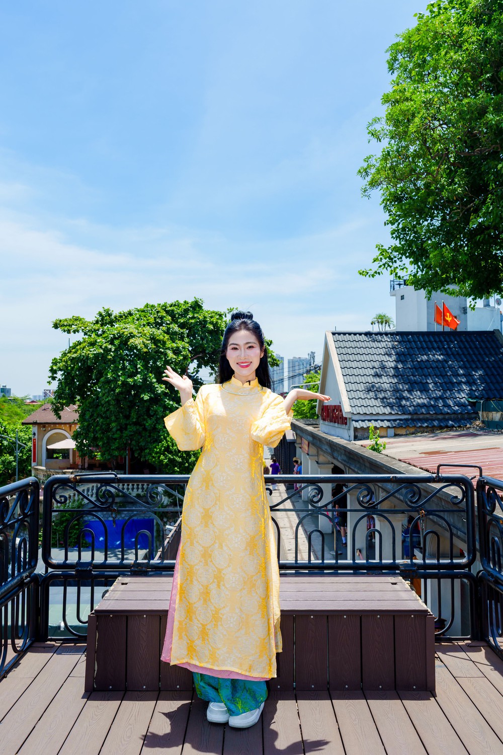 Hà Myo và cuộc gặp gỡ bất ngờ với Xẩm trên chuyến tàu Hà Nội 5 cửa ô - Ảnh 6. Hà Myo và cuộc gặp gỡ bất ngờ với Xẩm trên chuyến tàu Hà Nội 5 cửa ô - Ảnh 6.
