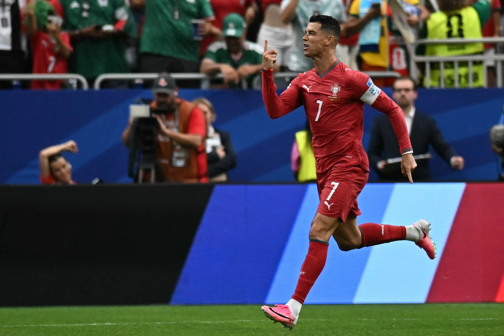 Ronaldo lập kỷ lục đặc biệt đến Messi cũng chưa thể đạt được - Ảnh 1. Ronaldo lập kỷ lục đặc biệt đến Messi cũng chưa thể đạt được - Ảnh 1.