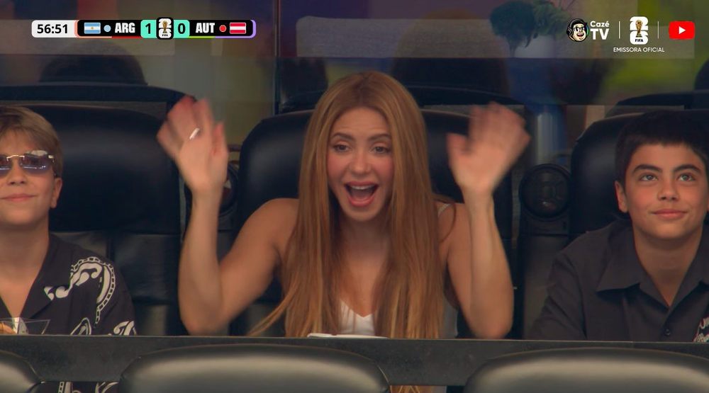 Shakira khiến cả SVĐ World Cup 2026 hò reo khi dự trán trận đấu của Argentina, gửi thông điệp chúc mừng Messi - Ảnh 1. Shakira khiến cả SVĐ World Cup 2026 hò reo khi dự trán trận đấu của Argentina, gửi thông điệp chúc mừng Messi - Ảnh 1.
