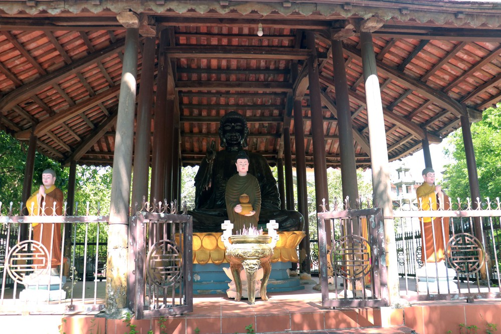 Tổ đình Sắc tứ Tịnh Quang - Ngôi cổ tự gần 300 năm tuổi - Ảnh 5. Tổ đình Sắc tứ Tịnh Quang - Ngôi cổ tự gần 300 năm tuổi - Ảnh 5.