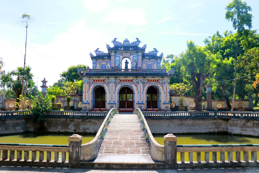 Tổ đình Sắc tứ Tịnh Quang - Ngôi cổ tự gần 300 năm tuổi - Ảnh 2. Tổ đình Sắc tứ Tịnh Quang - Ngôi cổ tự gần 300 năm tuổi - Ảnh 2.