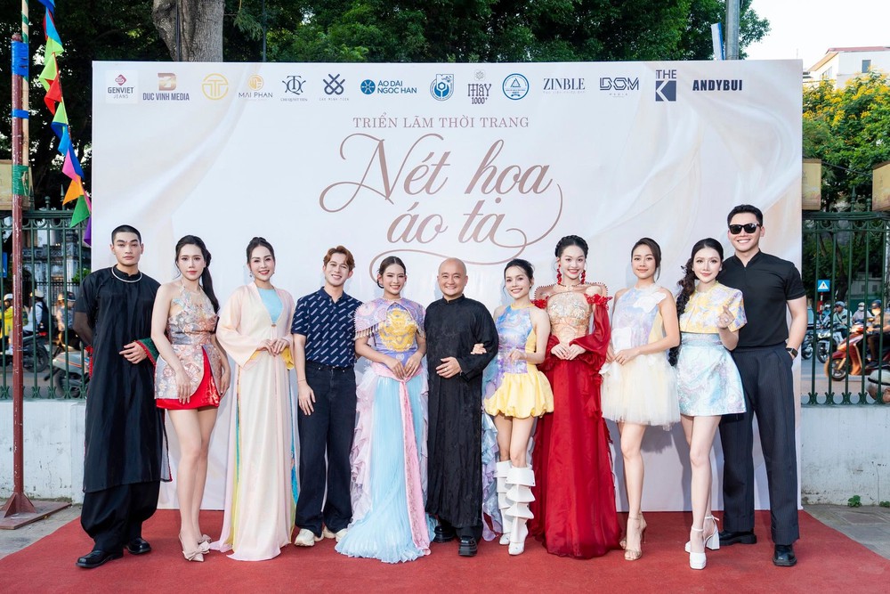 NTK Cao Minh Tiến: 24 năm kể chuyện văn hóa dân gian Việt Nam bằng thời trang - Ảnh 1. NTK Cao Minh Tiến: 24 năm kể chuyện văn hóa dân gian Việt Nam bằng thời trang - Ảnh 1.