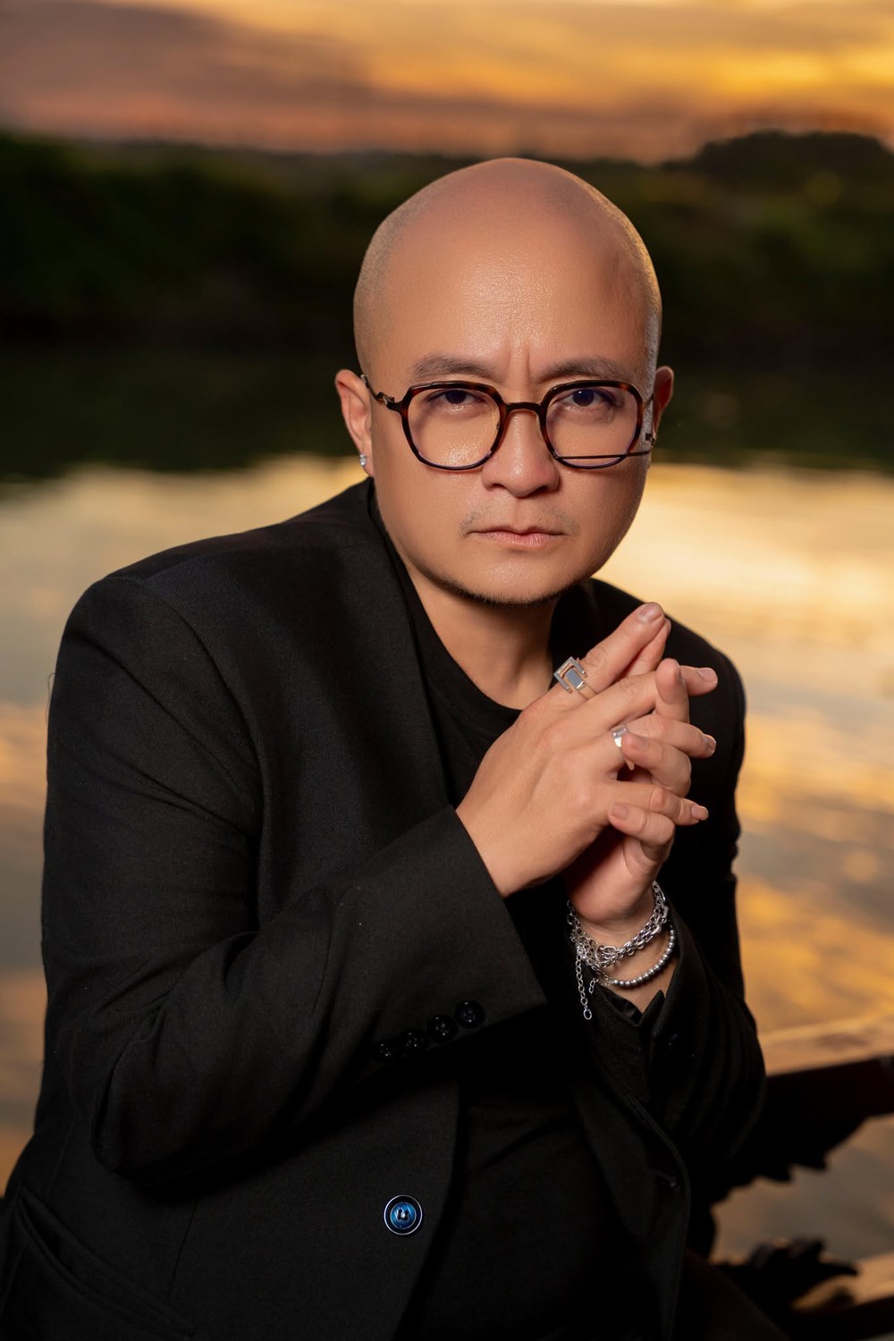 NTK Cao Minh Tiến: 24 năm kể chuyện văn hóa dân gian Việt Nam bằng thời trang - Ảnh 4. NTK Cao Minh Tiến: 24 năm kể chuyện văn hóa dân gian Việt Nam bằng thời trang - Ảnh 4.