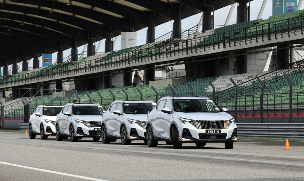 Chiếc xe nhỏ gây bất ngờ trên đường đua Sepang sắp ra mắt ở Việt Nam - Ảnh 1.