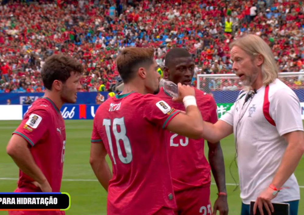 Austin MacPhee: Chuyên gia bóng chết, vũ khí bí mật của Bồ Đào Nha ở World Cup 2026 - Ảnh 3. Austin MacPhee: Chuyên gia bóng chết, vũ khí bí mật của Bồ Đào Nha ở World Cup 2026 - Ảnh 3.