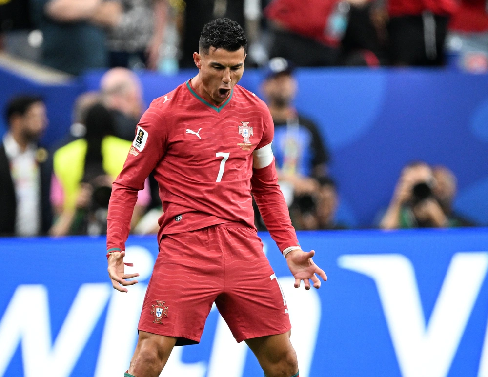 Một trận đấu, hàng loạt cột mốc, Ronaldo phá hai kỷ lục của Messi ở World Cup 2026 - Ảnh 1. Một trận đấu, hàng loạt cột mốc, Ronaldo phá hai kỷ lục của Messi ở World Cup 2026 - Ảnh 1.