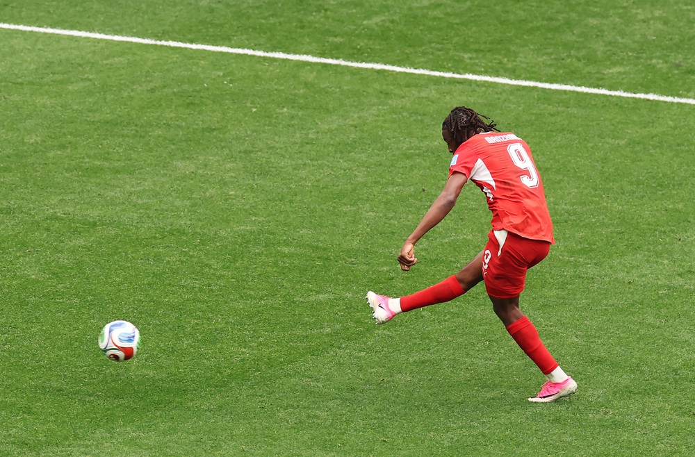 TRỰC TIẾP bóng đá Thụy Sĩ vs Canada: Manzambi ghi bàn (H2, 2-0) - Ảnh 3.