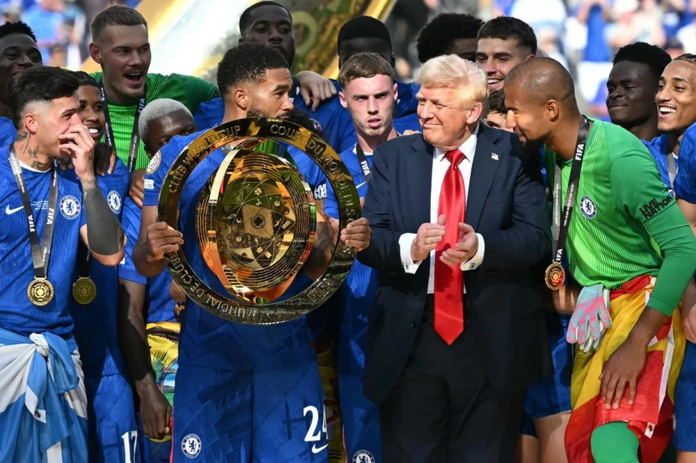World Cup 2026: Tổng thống Mỹ Donald Trump sẽ trao cúp vô địch, kịch bản ở Club World Cup tái hiện? - Ảnh 2. World Cup 2026
