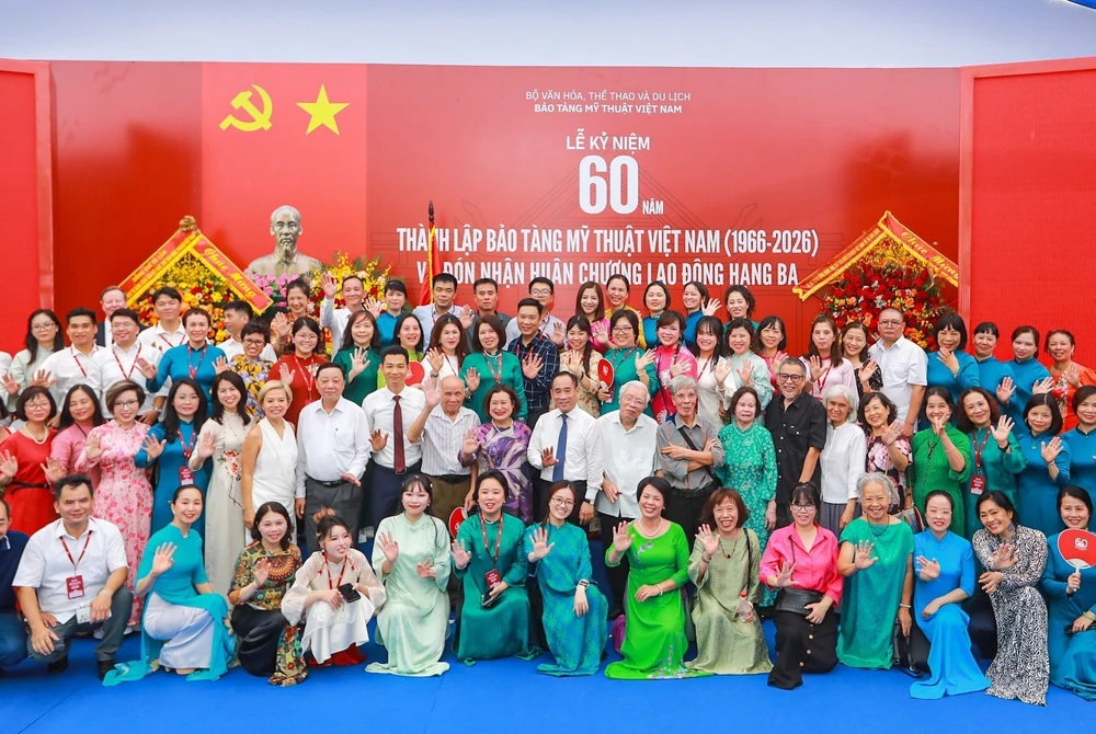 Phó Chủ tịch nước Võ Thị Ánh Xuân trao Huân chương Lao động hạng Ba tặng Bảo tàng Mỹ thuật Việt Nam - Ảnh 10. Phó Chủ tịch nước Võ Thị Ánh Xuân trao Huân chương Lao động hạng Ba tặng Bảo tàng Mỹ thuật Việt Nam - Ảnh 10.