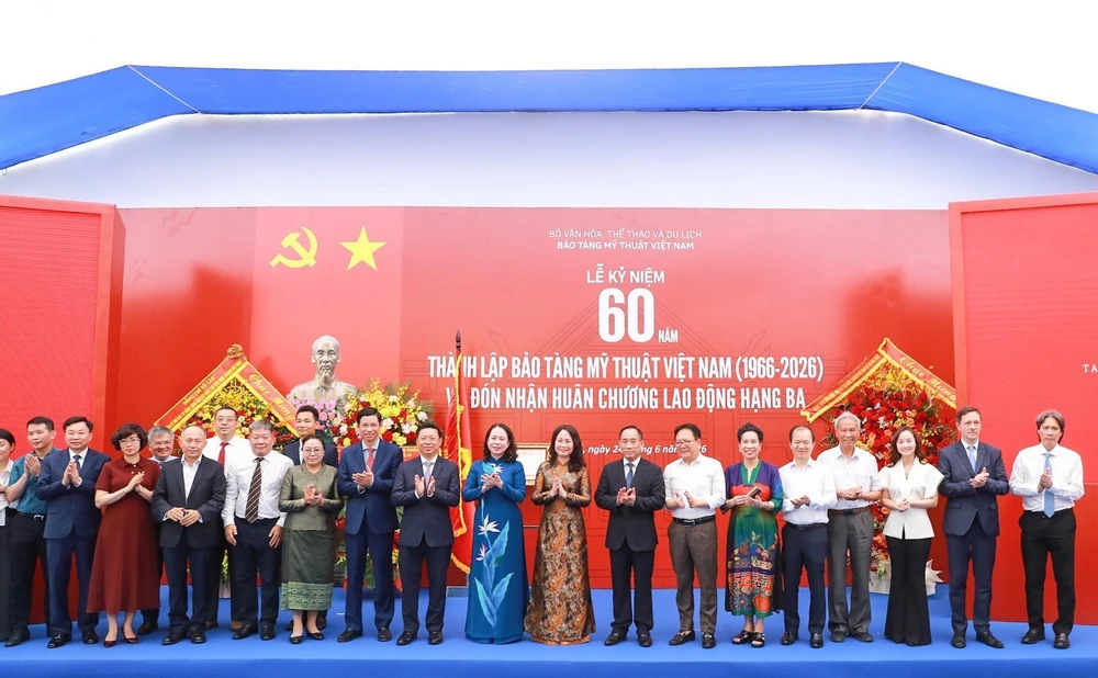 Phó Chủ tịch nước Võ Thị Ánh Xuân trao Huân chương Lao động hạng Ba tặng Bảo tàng Mỹ thuật Việt Nam - Ảnh 7. Phó Chủ tịch nước Võ Thị Ánh Xuân trao Huân chương Lao động hạng Ba tặng Bảo tàng Mỹ thuật Việt Nam - Ảnh 7.