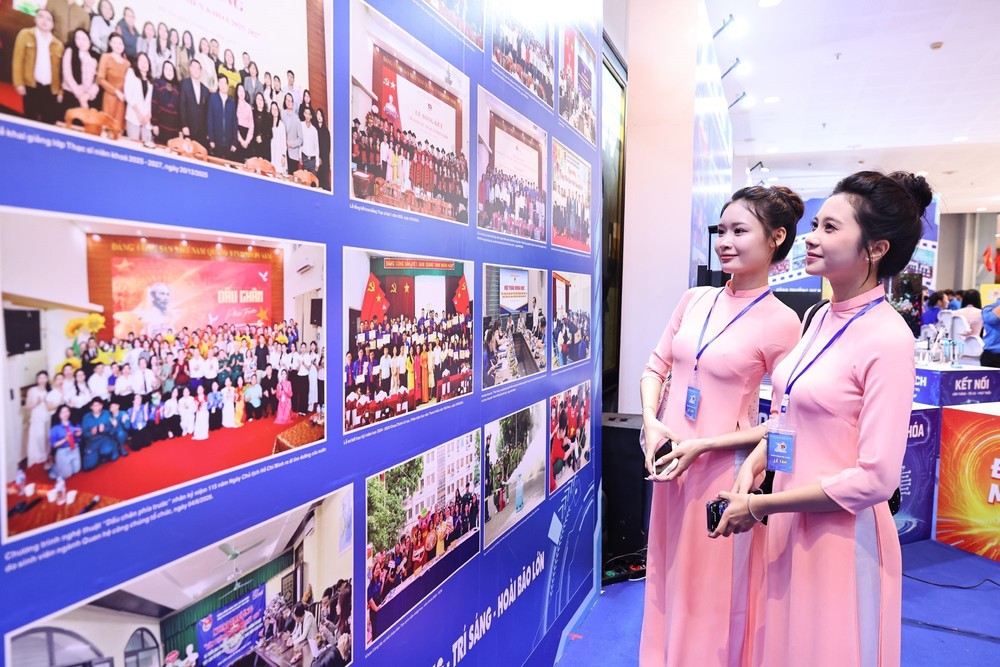 Đại hội Đoàn toàn quốc lần thứ XIII: Không gian kể chuyện về tuổi trẻ Việt Nam qua các thời kỳ - Ảnh 1. Đại hội Đoàn toàn quốc lần thứ XIII: Không gian kể chuyện về tuổi trẻ Việt Nam qua các thời kỳ - Ảnh 1.