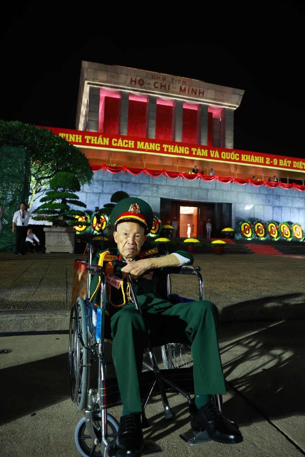 Anh hùng Lực lượng vũ trang nhân dân La Văn Cầu qua đời ở tuổi 95 - Ảnh 1.