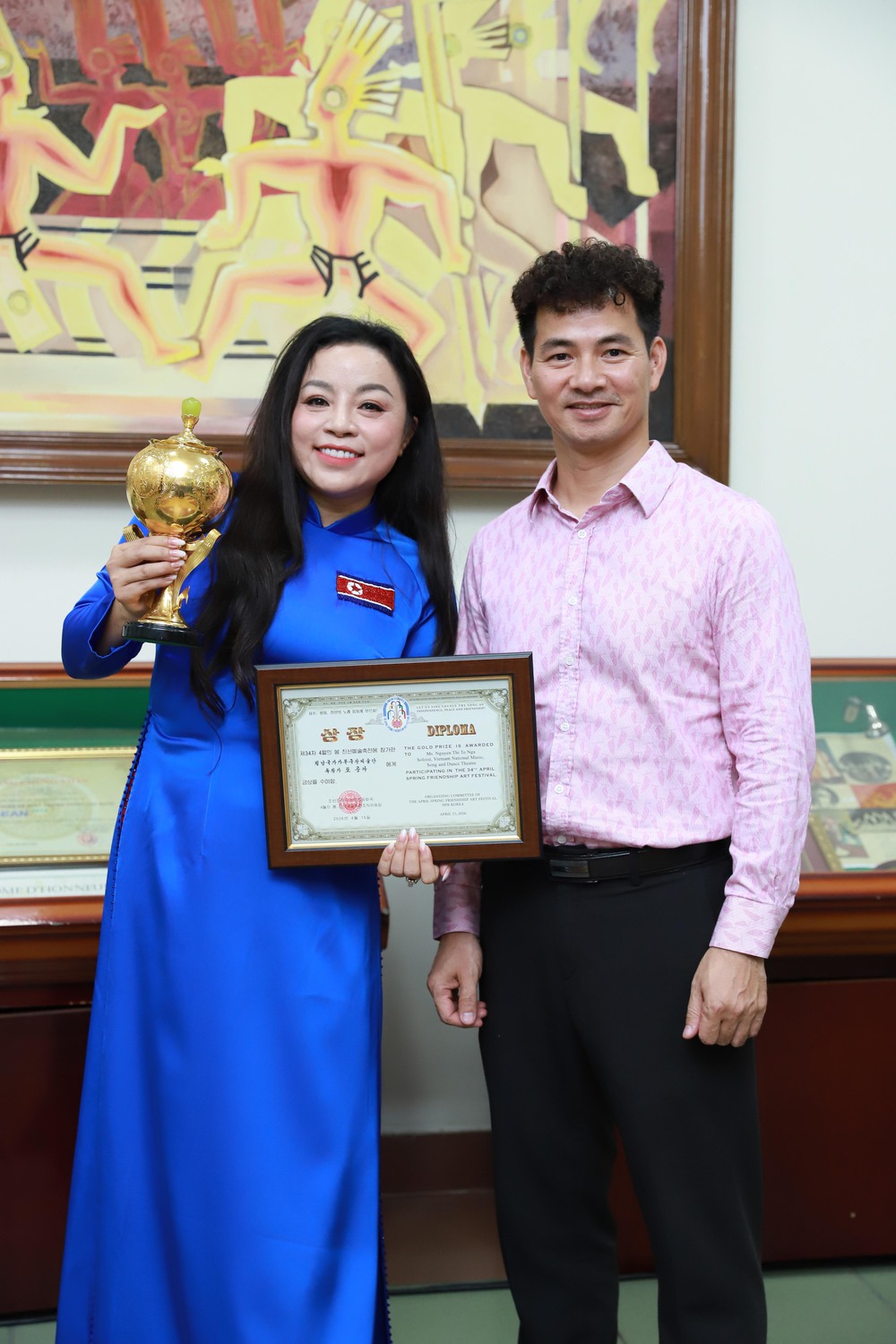 NSƯT Tố Nga - nghệ sĩ Việt Nam duy nhất giành Cúp Vàng Liên hoan Nghệ thuật Hữu nghị Mùa xuân Tháng Tư ở Triều Tiên - Ảnh 4.