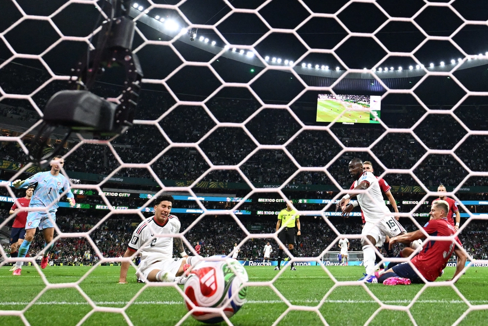TRỰC TIẾP bóng đá CH Séc vs Mexico (0-2, hiệp 2): Quinones nhân đôi cách biệt - Ảnh 4.