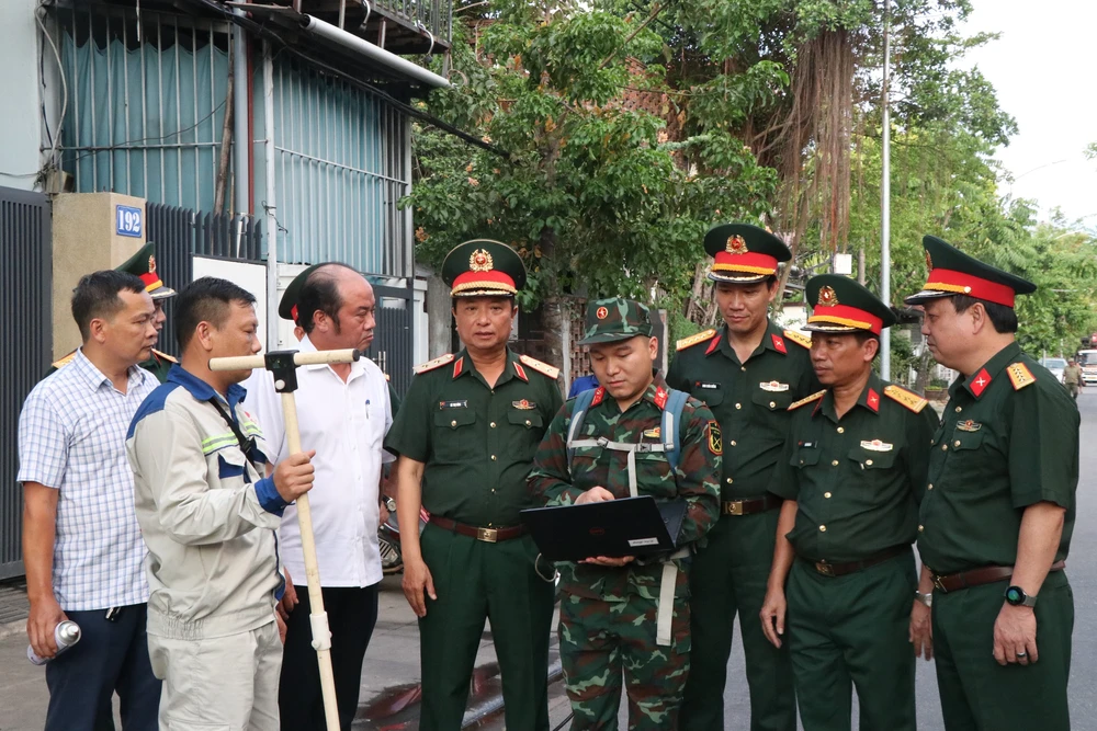 Thành phố Huế rà soát các khu vực nghi có mộ tập thể liệt sĩ bằng máy radar xuyên đất - Ảnh 2.
