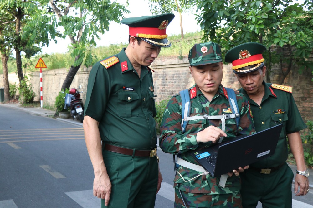 Thành phố Huế rà soát các khu vực nghi có mộ tập thể liệt sĩ bằng máy radar xuyên đất - Ảnh 4.