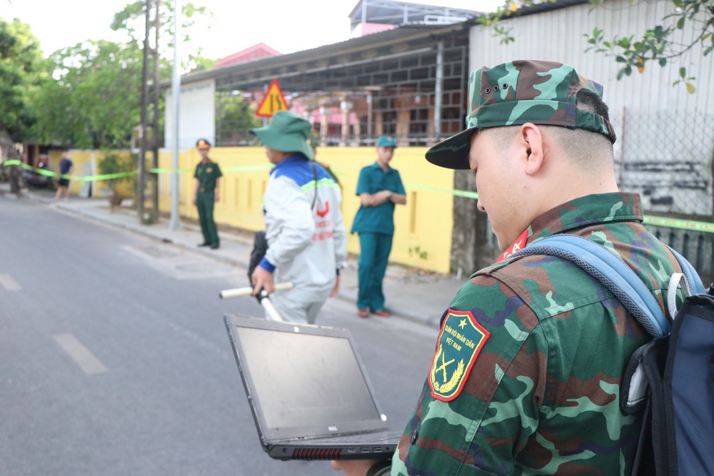 Thành phố Huế rà soát các khu vực nghi có mộ tập thể liệt sĩ bằng máy radar xuyên đất - Ảnh 6.