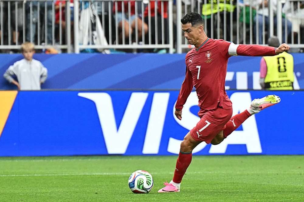 Đoản khúc World Cup: SỰ THẬT LÀ, NGƯỜI VẪN Ở ĐÂY CHƯA TỪNG RỜI ĐI… - Ảnh 1.