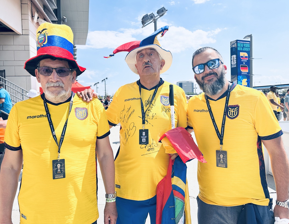 Ký sự World Cup: Từ “Chúng ta có thể làm được” đến “Chúng ta đã làm được” - Ảnh 2. Ký sự World Cup: Từ “Chúng ta có thể làm được” đến “Chúng ta đã làm được” - Ảnh 2.