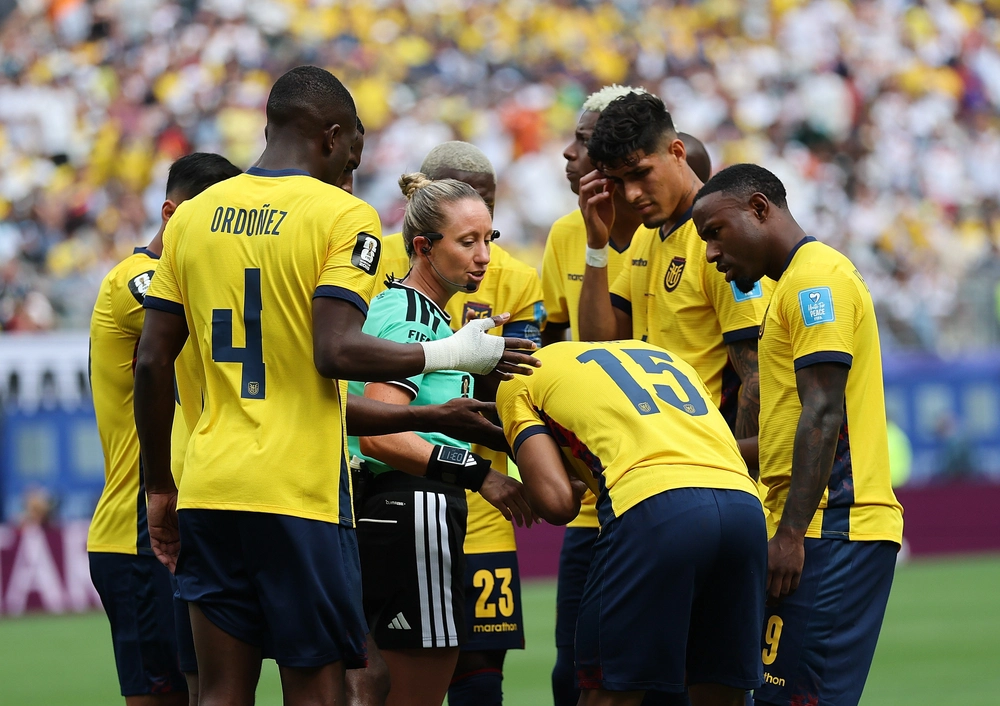 Check VAR World Cup hôm nay: Loạt chuyên gia đồng tình bàn mở tỷ số của tuyển Đức đáng bị hủy - Ảnh 3.