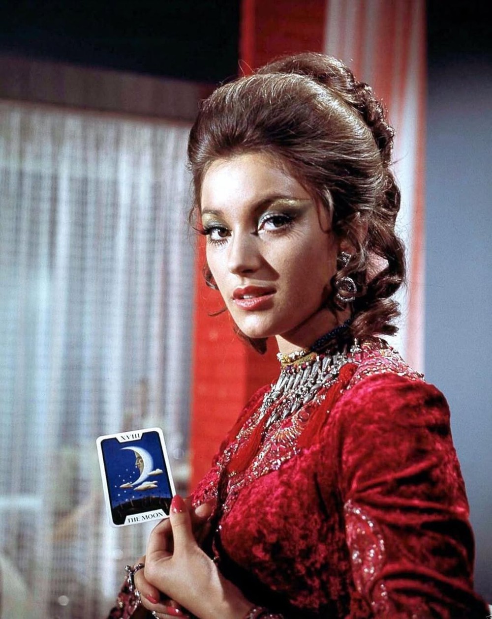Chân dung "Bond girl" Jane Seymour đến DANAFF IV - Ảnh 2.