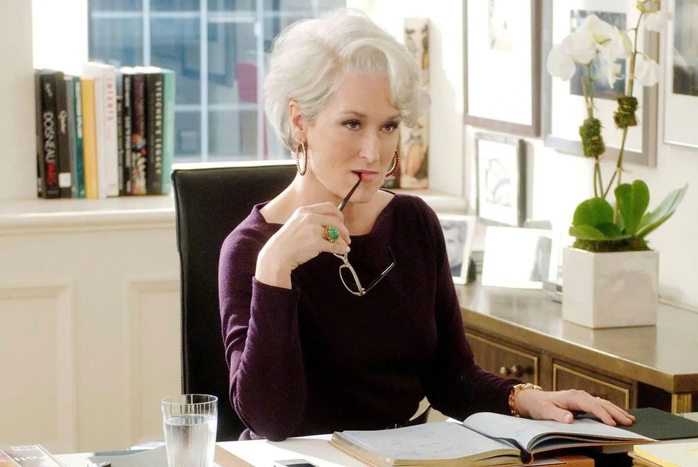 "The Devil Wears Prada": 20 năm sau, đôi giày cao gót vẫn gõ nhịp trong ký ức điện ảnh - Ảnh 7.