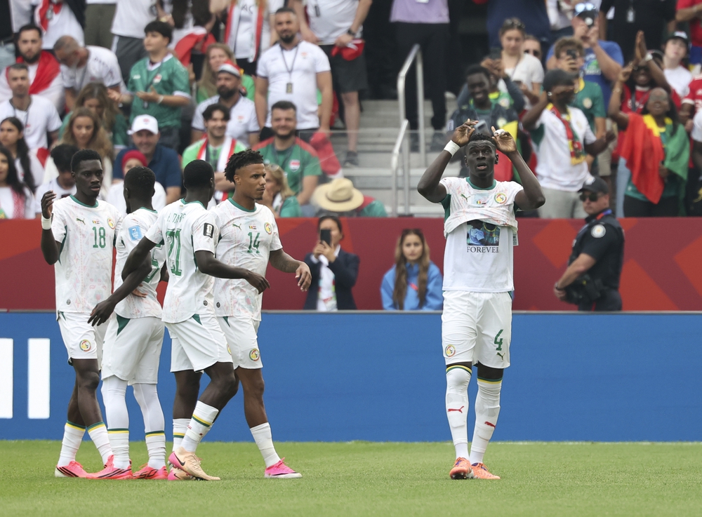 Xúc động World Cup 2026: Sao Senegal nghẹn ngào tưởng nhớ con trai bé nhỏ đã qua đời - Ảnh 1.