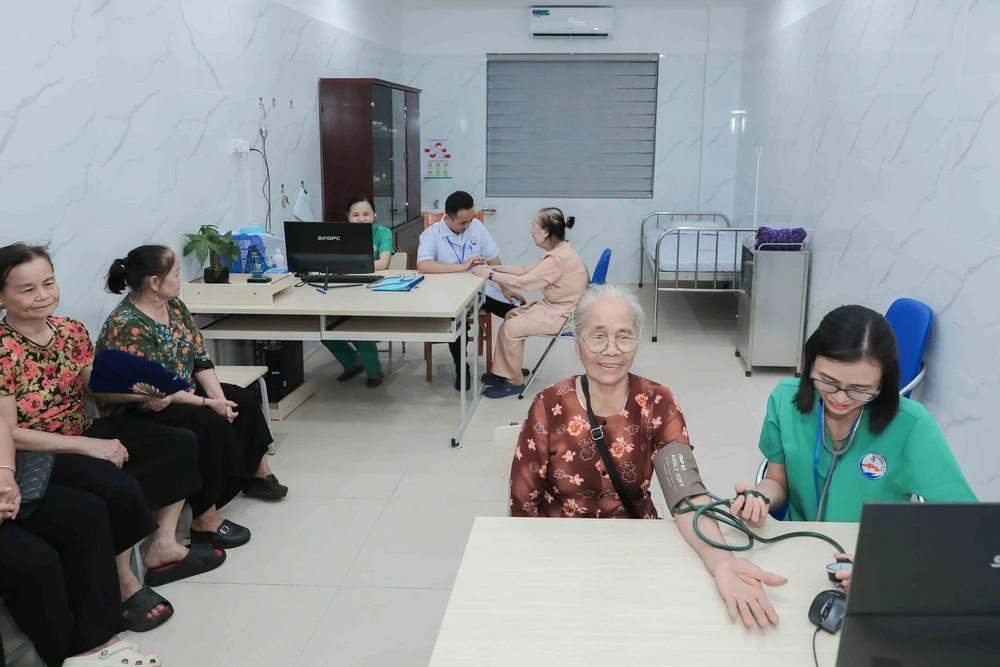 Mô hình dưỡng lão bán trú đầu tiên tại Hà Nội nhận phản hồi tích cực - Ảnh 7.