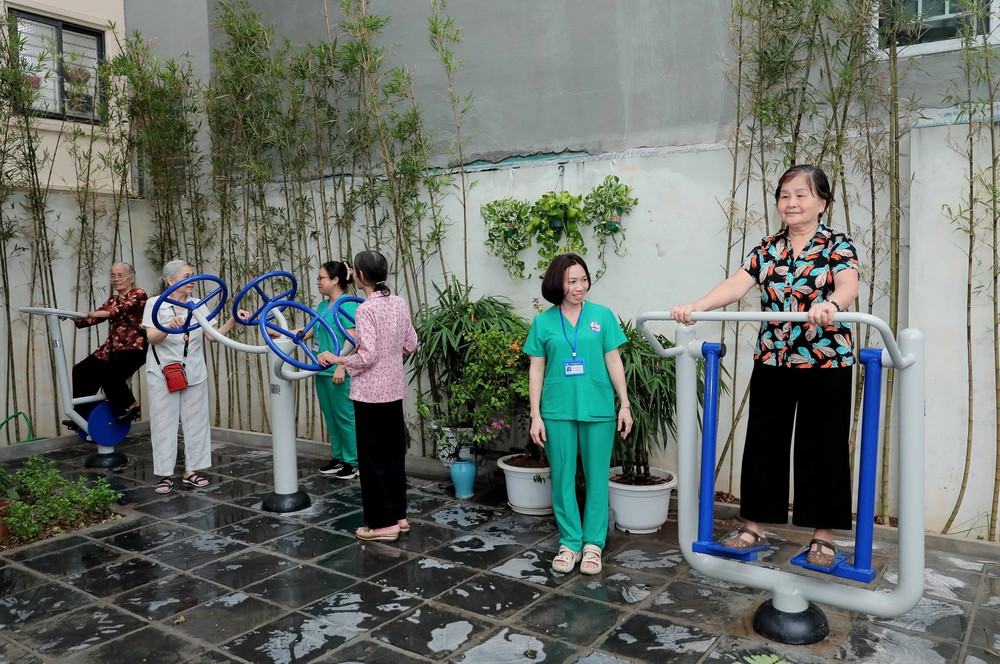 Mô hình dưỡng lão bán trú đầu tiên tại Hà Nội nhận phản hồi tích cực - Ảnh 15.