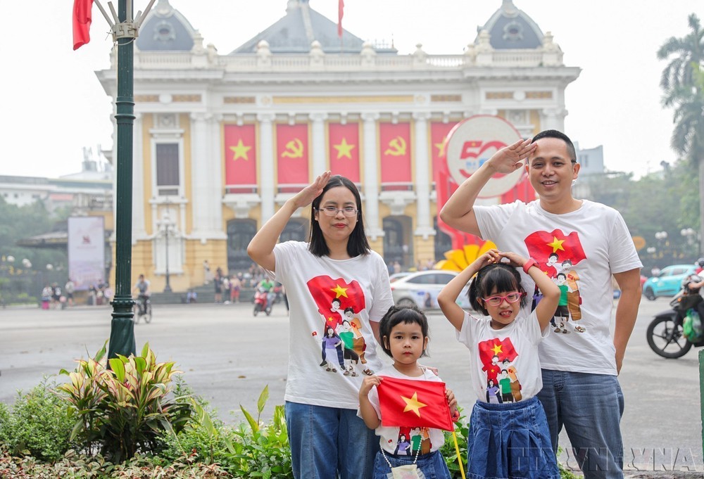 Gia đình Việt Nam thích ứng để giữ gìn những giá trị bền vững - Ảnh 4.