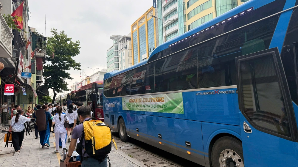 Khai trương chuyến tàu Bet88013 com nổ hũ đưa chuyên gia Bệnh viện Bạch Mai về cơ sở tuyến dưới - Ảnh 6.
