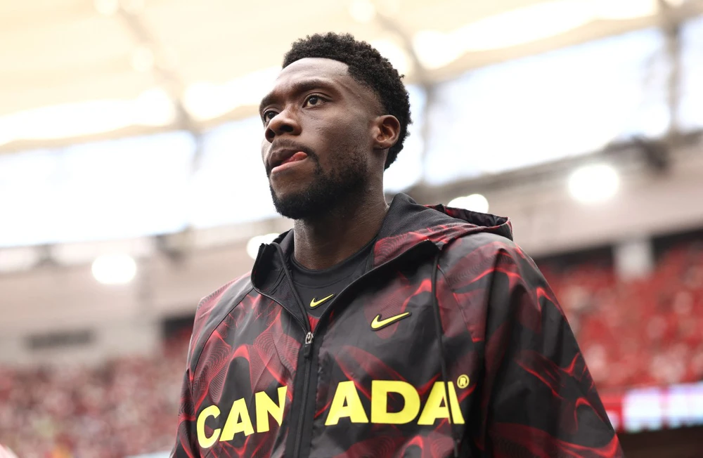 Vì sao Alphonso Davies chưa đá phút nào? - Ảnh 1.