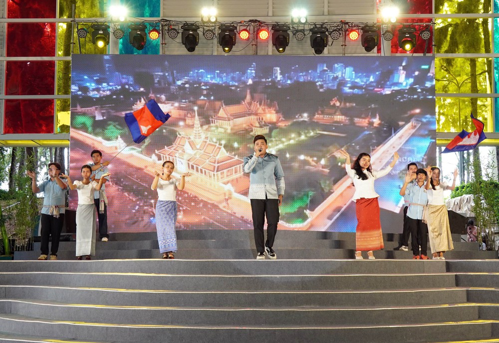Giai điệu hữu nghị kết nối Thành phố Hồ Chí Minh với bạn bè quốc tế - Ảnh 6.