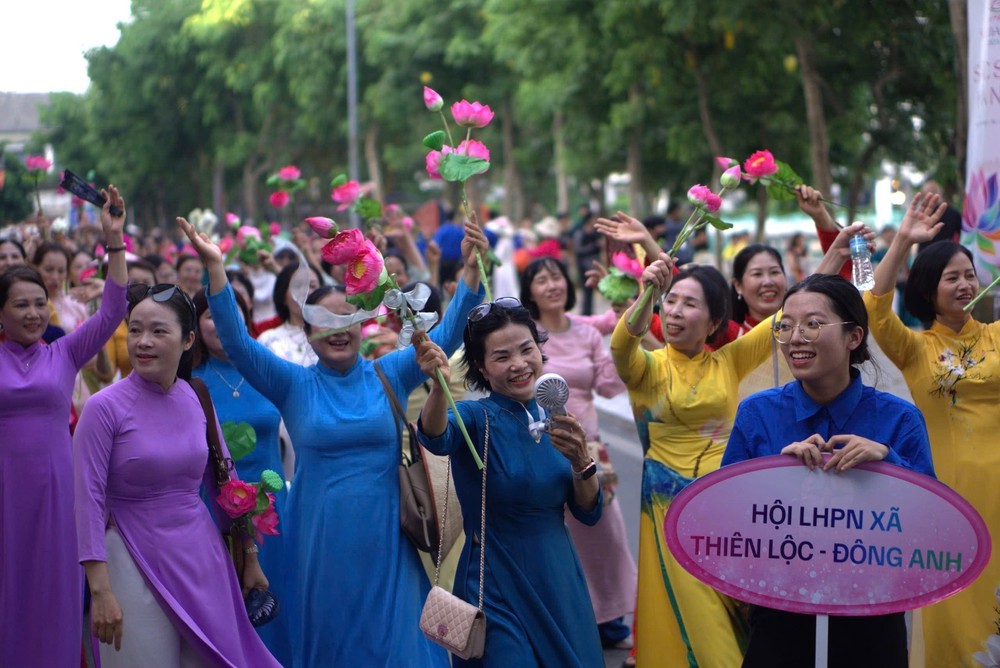 Lễ hội Sen Hà Nội 2026 thu hút khoảng 300.000 lượt khách tham quan, trải nghiệm - Ảnh 3.
