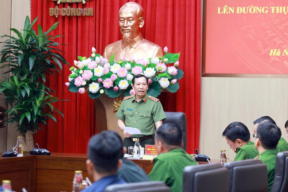 Đội cứu nạn, cứu hộ của Bộ Công an xuất quân lên đường làm nhiệm vụ tại Venezuela - Ảnh 1.