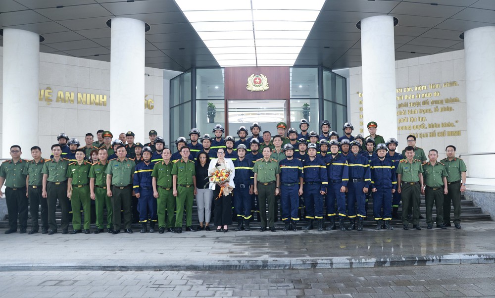 Đội cứu nạn, cứu hộ của Bộ Công an xuất quân lên đường làm nhiệm vụ tại Venezuela - Ảnh 2.