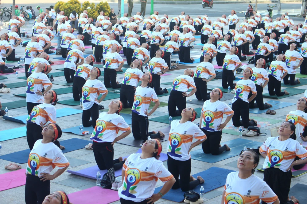 Lâm Đồng: Hơn 500 người đồng diễn nhân Ngày quốc tế Yoga lần thứ 12 - Ảnh 4.