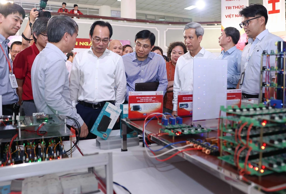 Định hình cơ sở đại học dẫn dắt, giảm áp lực cho giáo dục phổ thông - Ảnh 3.