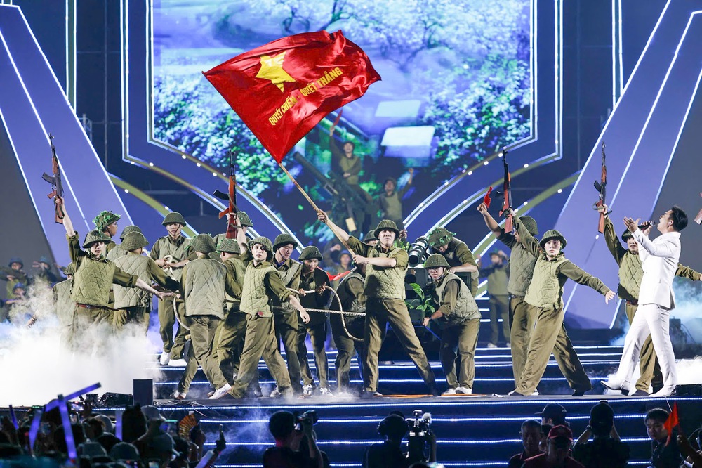 Concert Thanh Xuân khép lại trong hơn 20.000 tiếng hát: Khi đại nhạc hội không chỉ để giải trí - Ảnh 4.