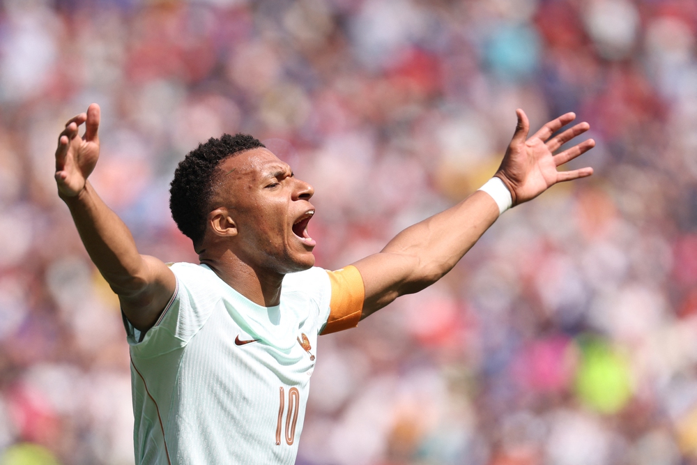 Mbappe đã ra dáng thủ quân - Ảnh 1. Mbappe đã ra dáng thủ quân - Ảnh 1.