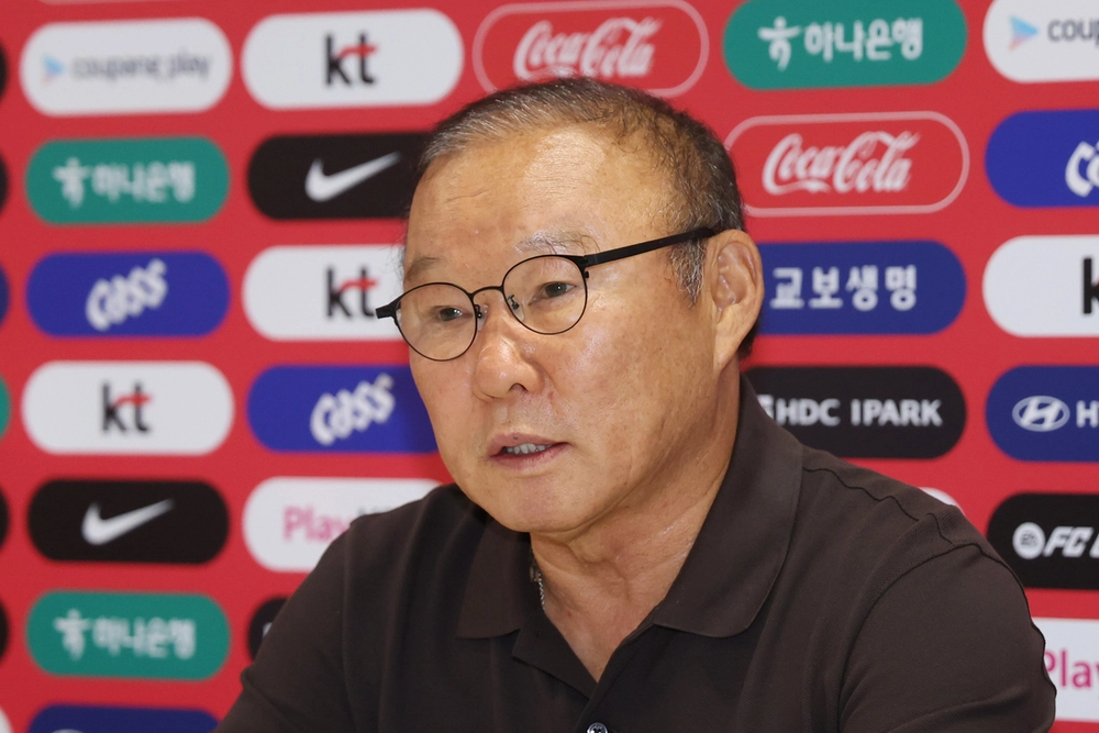HLV Park Hang Seo xin lỗi vì Hàn Quốc bị loại từ vòng bảng World Cup - Ảnh 1.