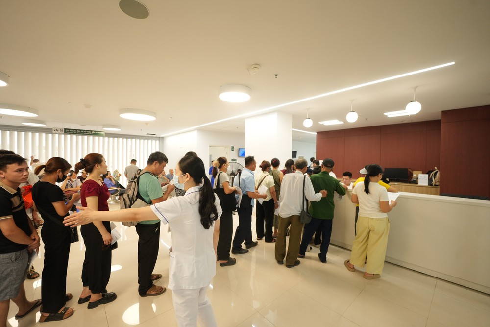 Từ 1/7/2026: Khám ngoại trú trái tuyến được BHYT chi trả 50% mức hưởng - Ảnh 1.