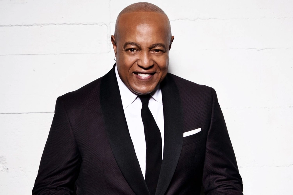 Peabo Bryson qua đời ở tuổi 75: Giọng ca vàng đứng sau những bản tình ca Disney bất hủ - Ảnh 1.